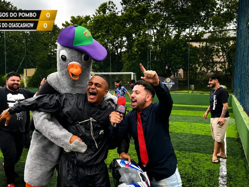 Comemoração com o Pombo de Osasco e a torcida