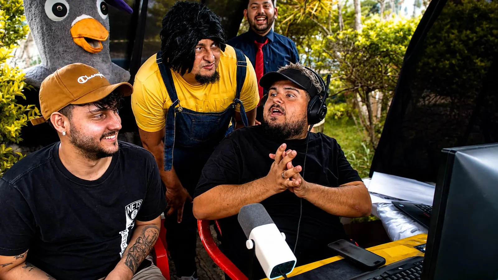 A mesa de transmissão ao vivo do evento