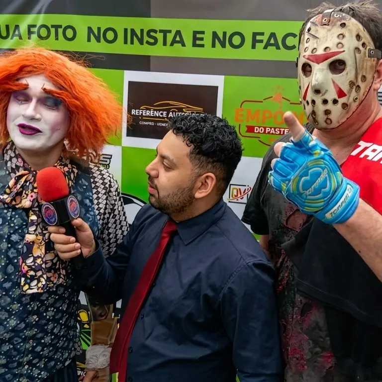 O palhaço e o mascarado de hóquei